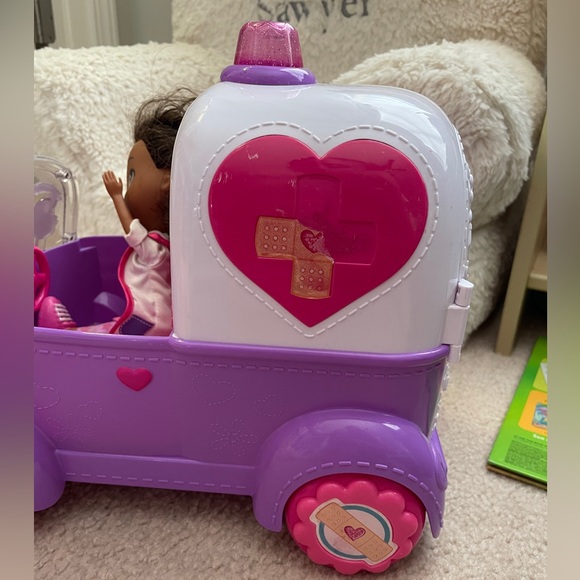 Doc mcstuffins mobile clinic - Picture 3 of 6